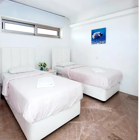 Marisol - Beachfront *