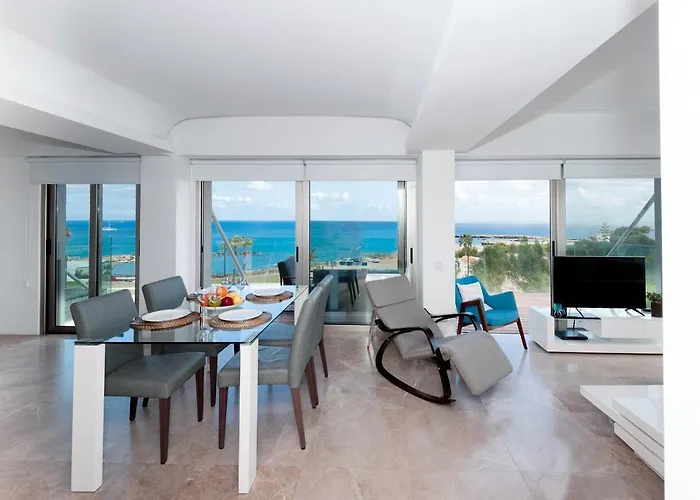 Marisol - Beachfront *