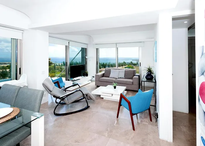 Marisol - Beachfront 아파트