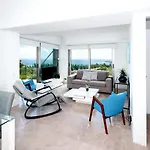 Marisol - Beachfront Apartman
