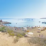 Marisol - Beachfront Apartman